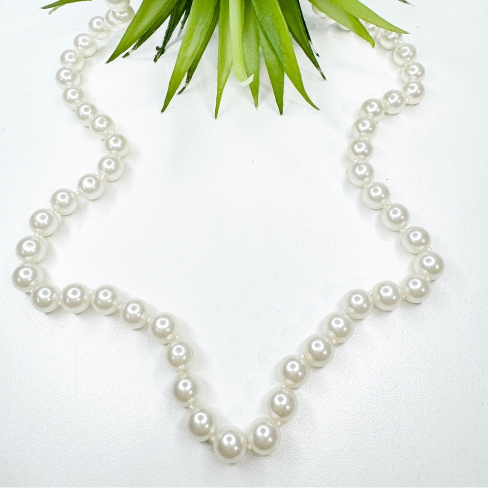 Vintage White Faux Pearl Glass Beaded Necklace, 24.5”
